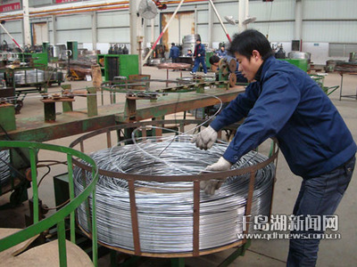 康盛股份销售形势旺盛，大年初三忙开工，家用电器销售市场迎来开门红